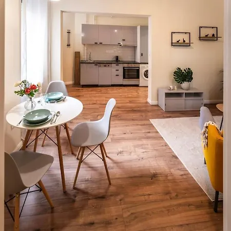 Tilia Apartament *